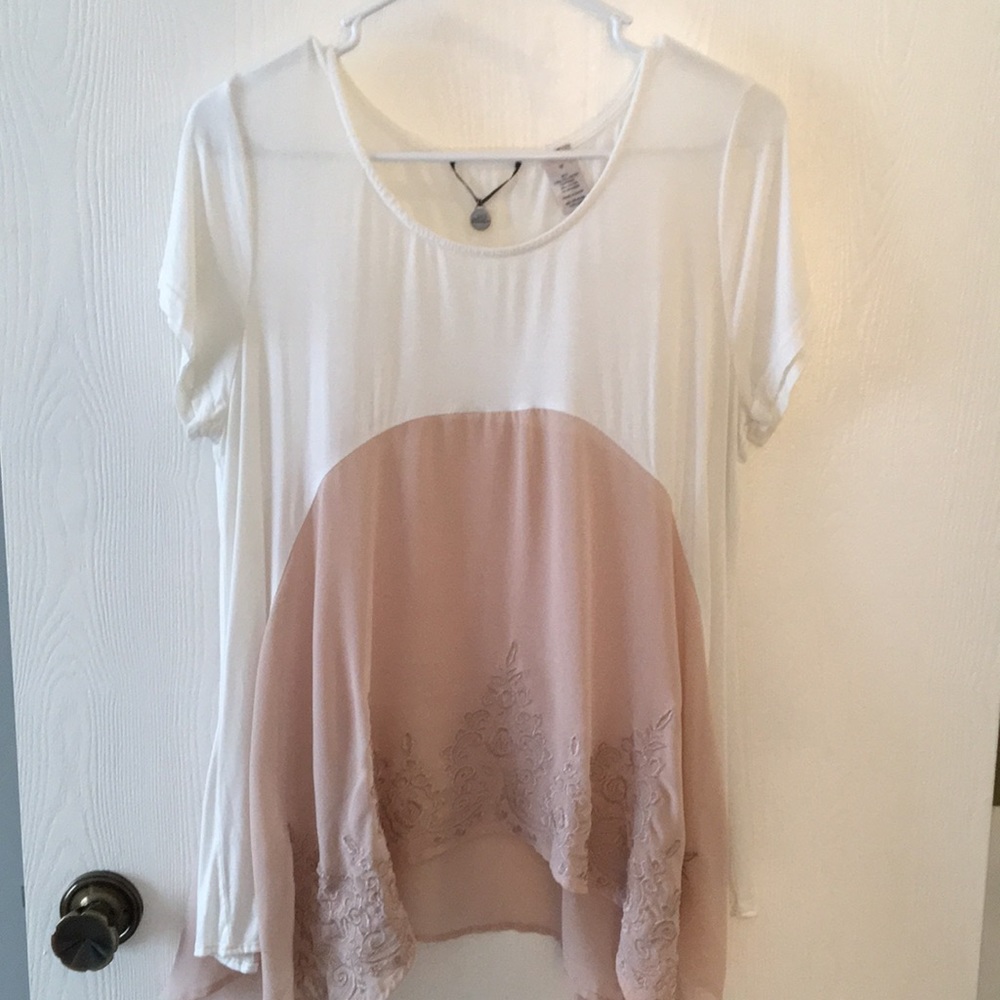 Buckle top